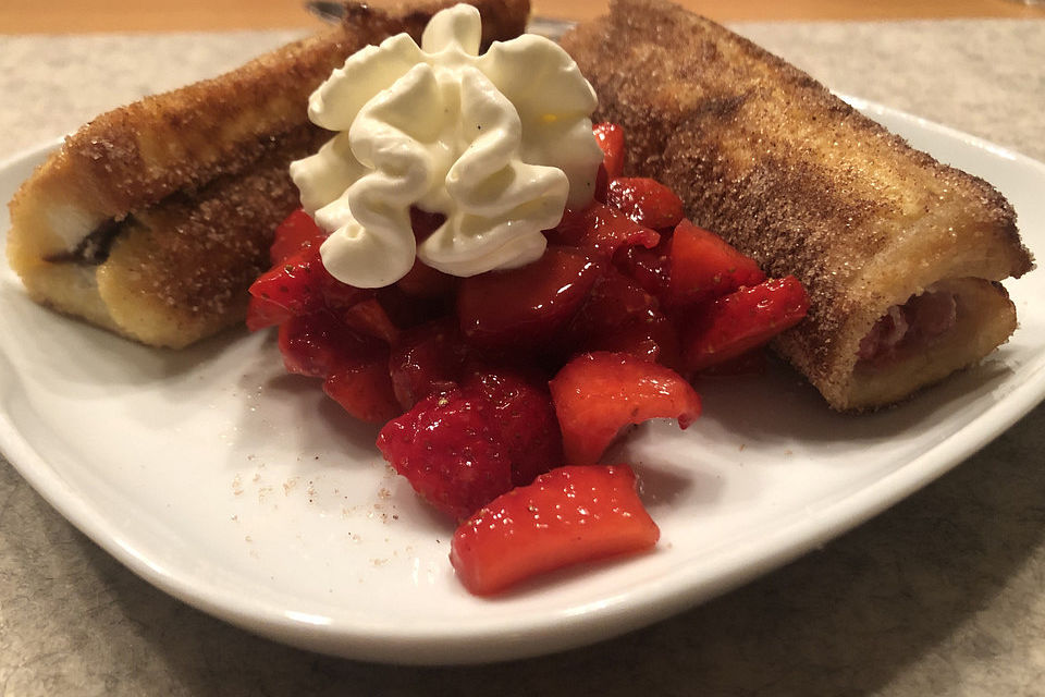 Armer Ritter gerollt mit Erdbeeren