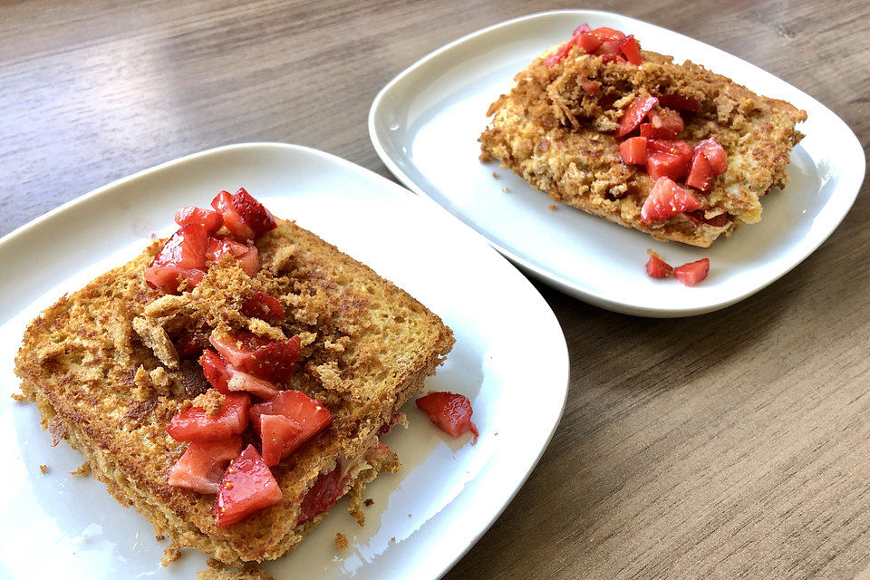 Armer Ritter gerollt mit Erdbeeren