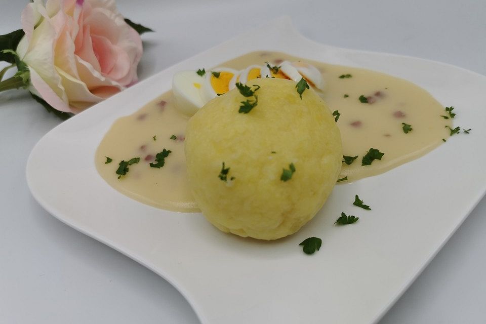 Halbseidene Kartoffelknödel