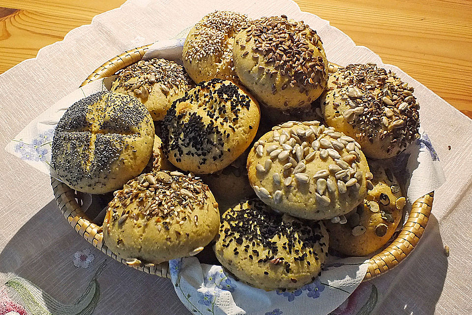 Glutenfreie Vollkornbrötchen mit Buttermilch