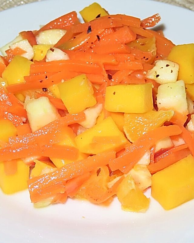 Möhren-Apfel-Mango-Orangen-Salat