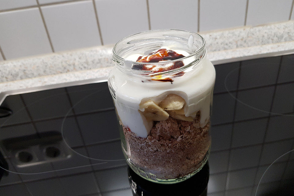 Overnight Oats mit Banane, Kakao, Heidelbeeren