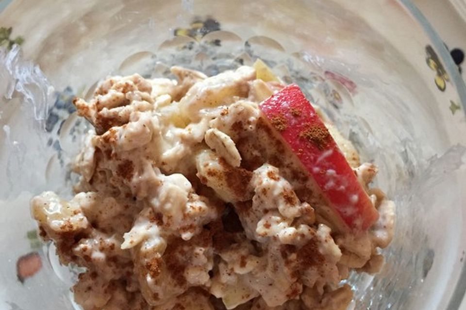 Overnight Oats mit Banane, Kakao, Heidelbeeren