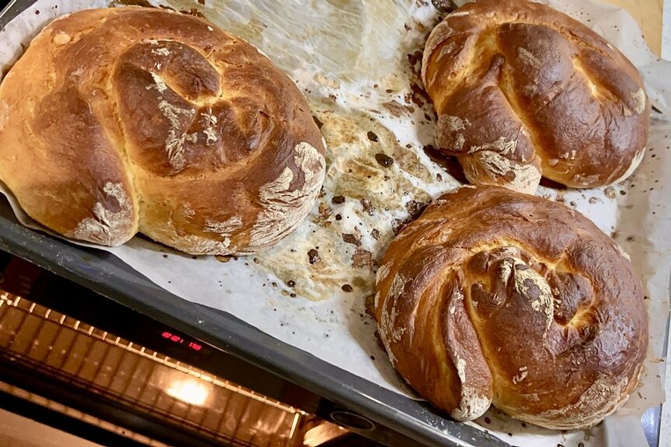 Butterzopf nach Schweizer Grossmutter Art