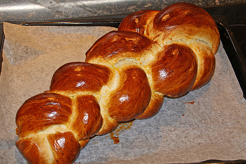 Butterzopf nach Schweizer Grossmutter Art Butterzopf nach Schweizer Grossmutter Art
