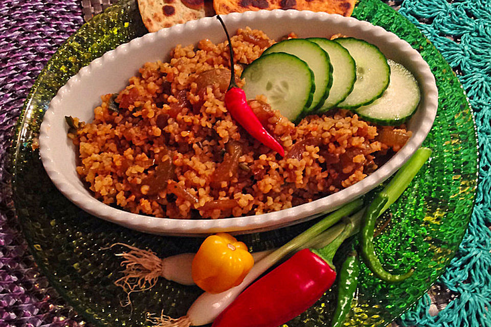 Szechuanpfeffer-Gurke auf Bulgur