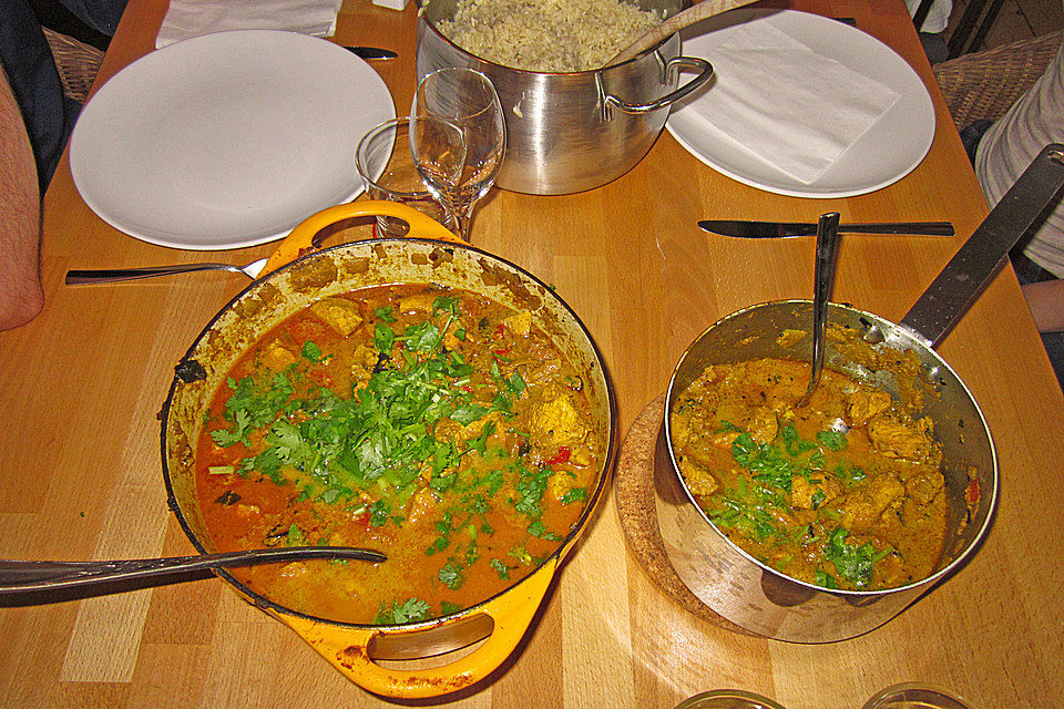 Südindisches Chickencurry mit Chili- und Kokosgeschmack