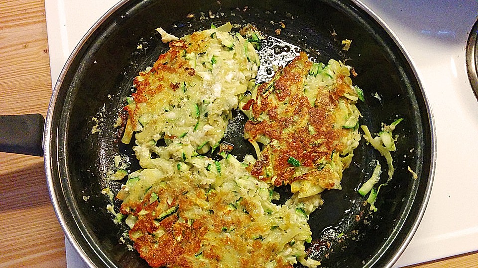 Zucchini-Halloumi-Rösti von engelpower63