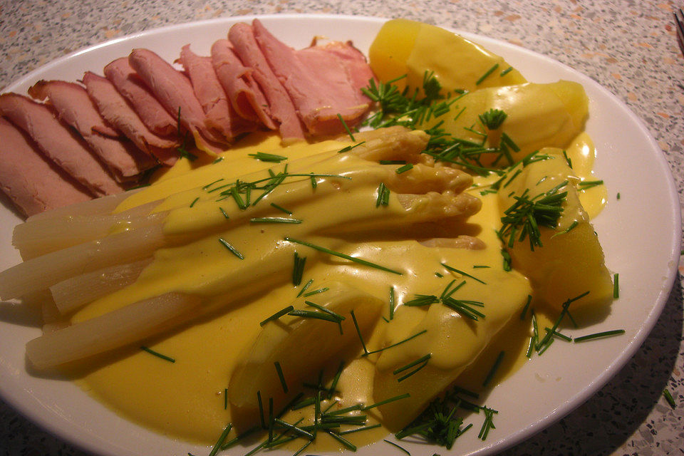 Spargel mit Sauce Hollandaise, Schinken und Kartoffeln