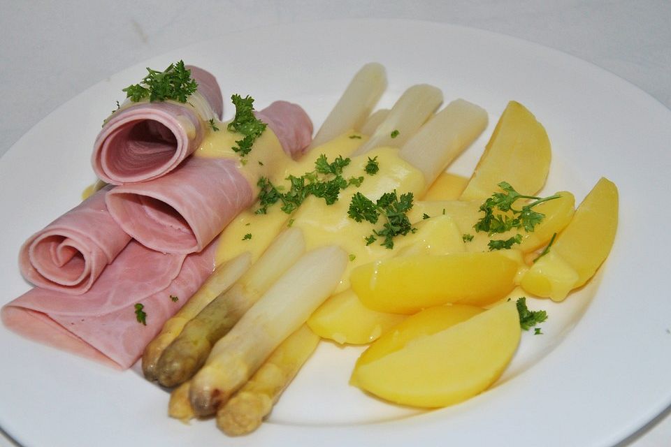 Spargel mit Sauce Hollandaise, Schinken und Kartoffeln