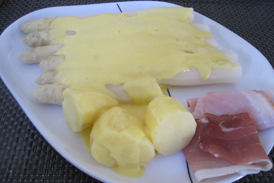 Spargel mit Sauce Hollandaise, Schinken und Kartoffeln