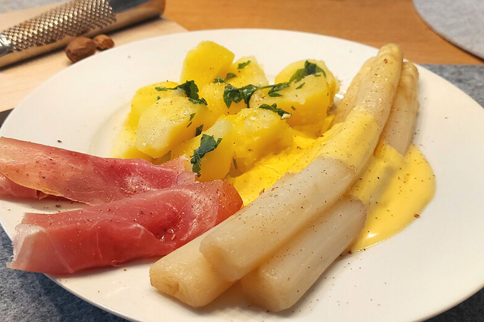 Spargel mit Sauce Hollandaise, Schinken und Kartoffeln