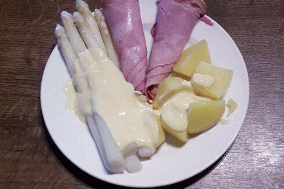 Spargel mit Sauce Hollandaise, Schinken und Kartoffeln