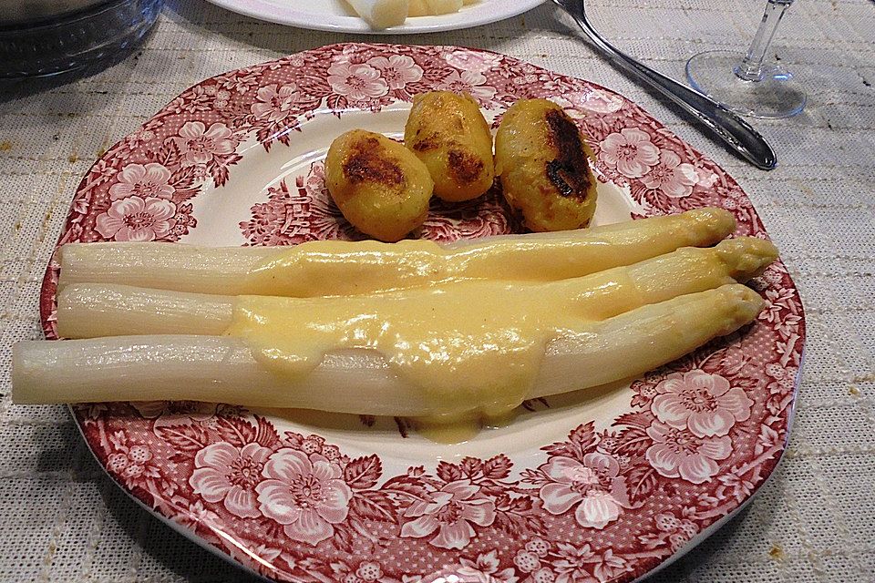 Spargel mit Sauce Hollandaise, Schinken und Kartoffeln