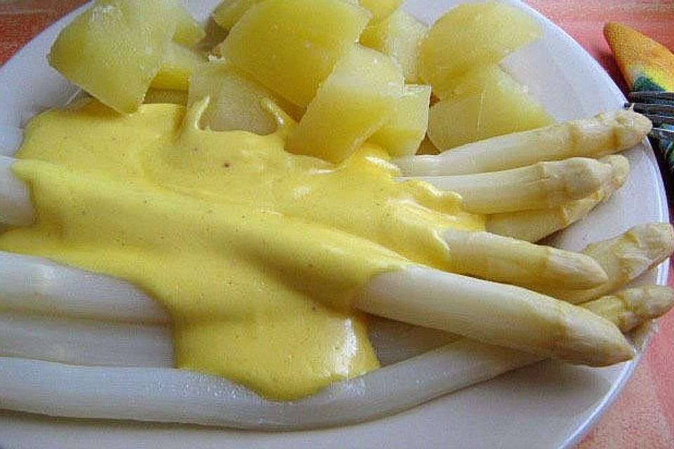 Spargel mit Sauce Hollandaise, Schinken und Kartoffeln