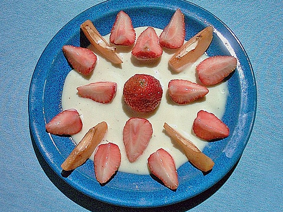 Marinierte Erdbeeren auf weißer Schokosauce| Chefkoch