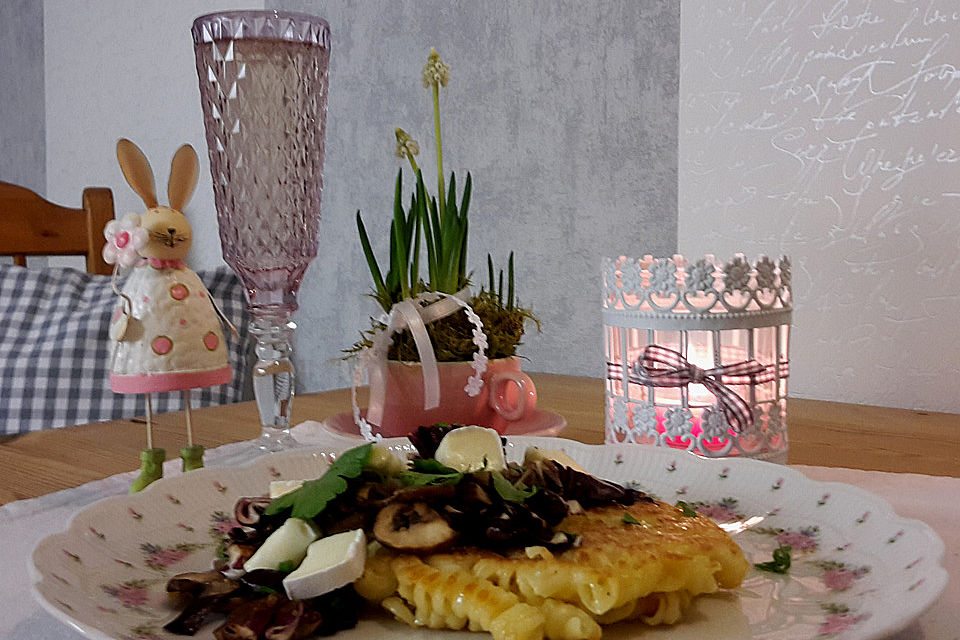 Farfalle-Rösti mit Pilz-Radicchio-Gemüse