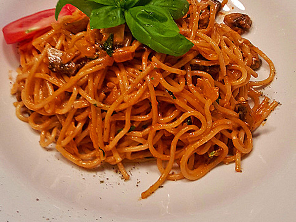 Spaghetti mit Champignon-Sahnesauce von Cookieleni| Chefkoch