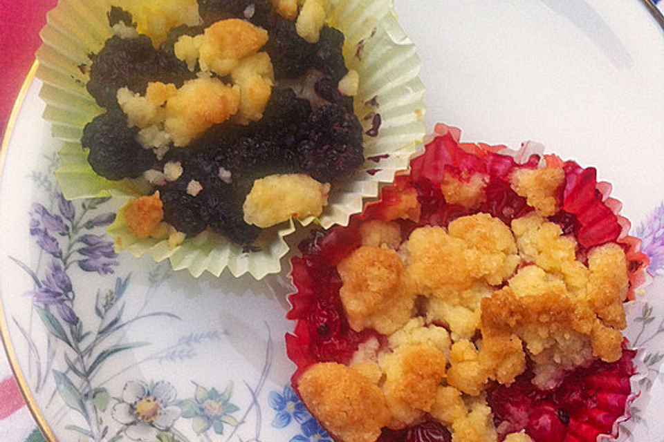 Sommerliche Beeren-Streusel-Muffins