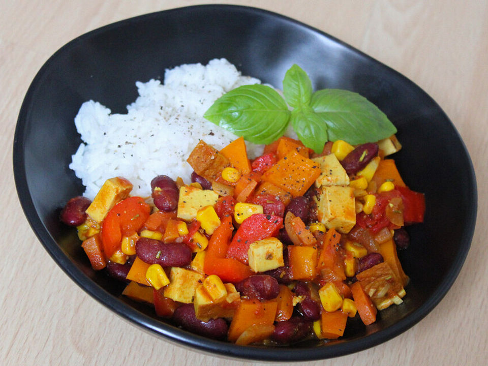 Tofu-Gemüsepfanne mit Paprika, Mais und Kidneybohnen von SmilyLily ...