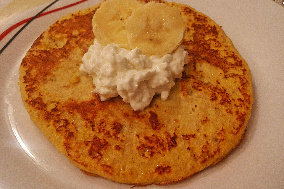 Bananen-Pancake mit Ei