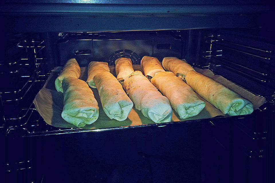 Arabic Rollo mit Hummus-Sauce