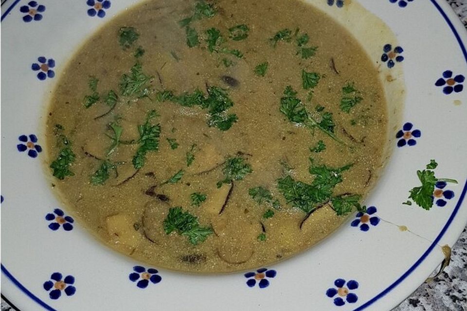 Waldpilzsuppe "Graf Wronsky"