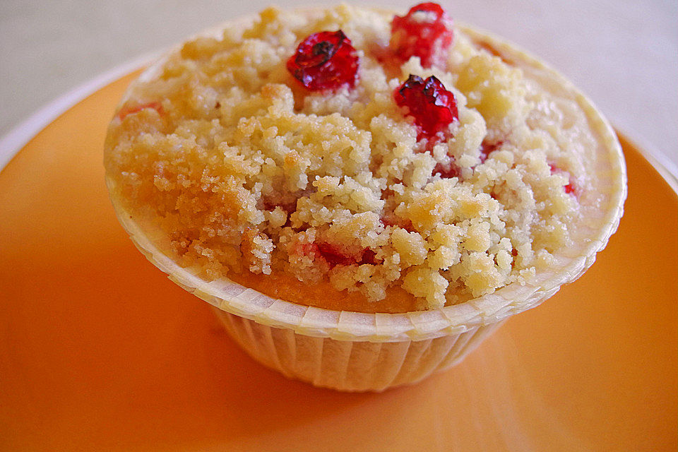 Streusel-Cupcakes mit Preiselbeeren oder Apfel