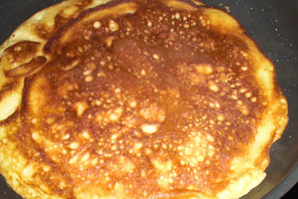 Eierkuchen mit Quark und Heidelbeeren