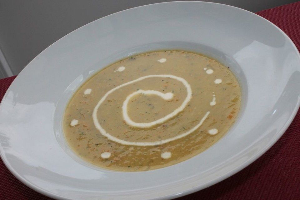 Vegane Zucchini-Kartoffel-Möhren-Suppe