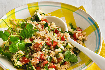 Sommerlicher Quinoa-Salat