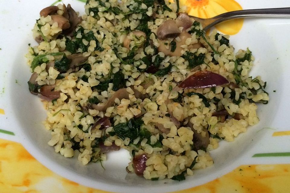 Bulgur mit Spinat und Champignons