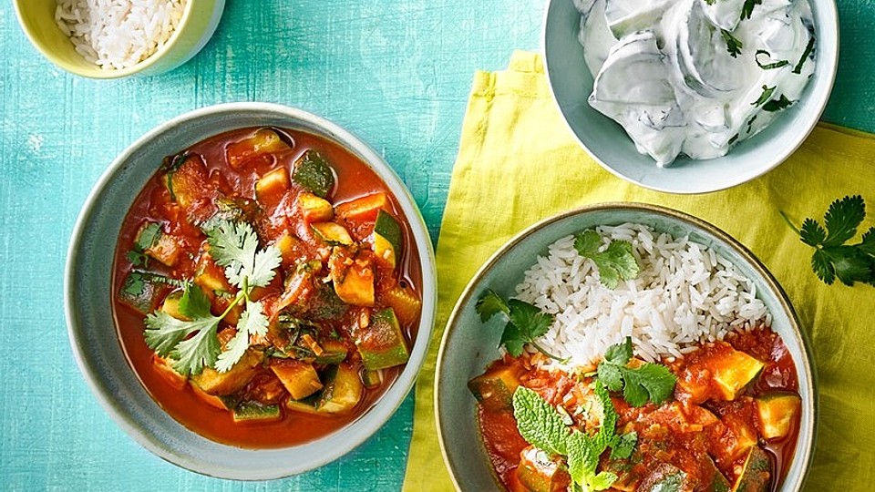 Sommerliches-Curry-mit-erfrischendem-Joghurt-Raita