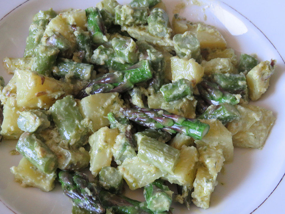 Grüner Spargel mit Kartoffeln in Bärlauchpaste von julichkatier | Chefkoch