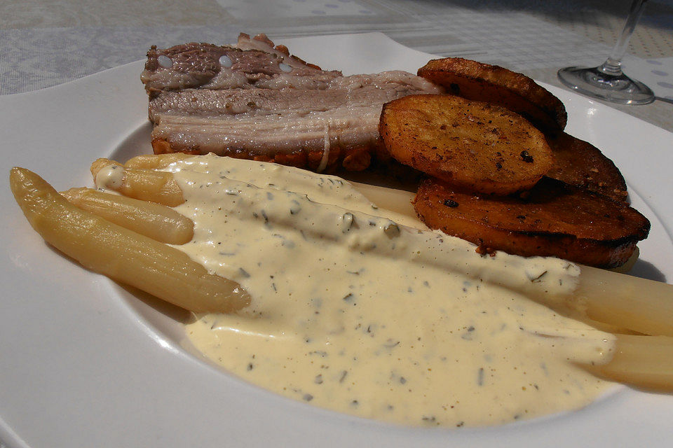 Schweinekrustenbraten mit Krautsalat