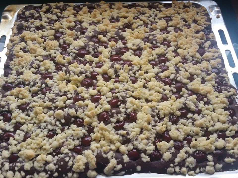 Kirsch-Pfirsich-Schoko Streuselkuchen von fotoomalotte | Chefkoch