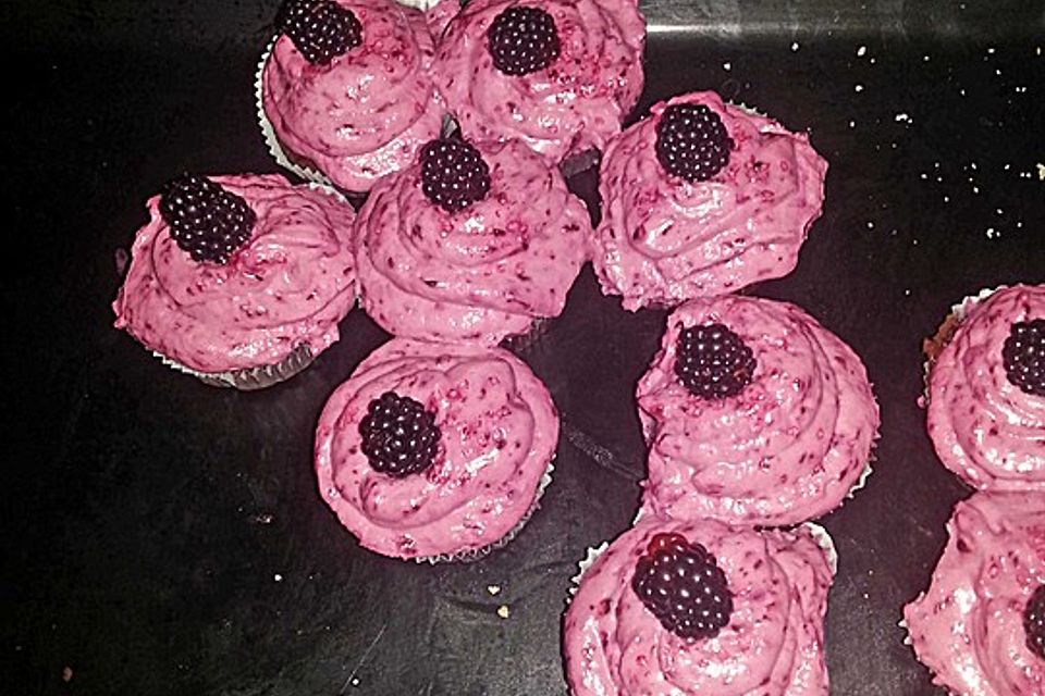 Schokoladig-fruchtige Brombeer-Cupcakes