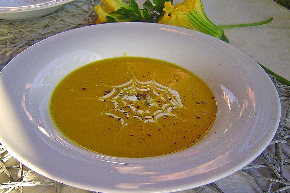 Kürbis-Ingwersuppe mit Honig und Kokosmilch