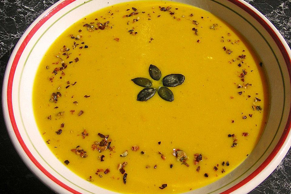 Kürbis-Ingwersuppe mit Honig und Kokosmilch