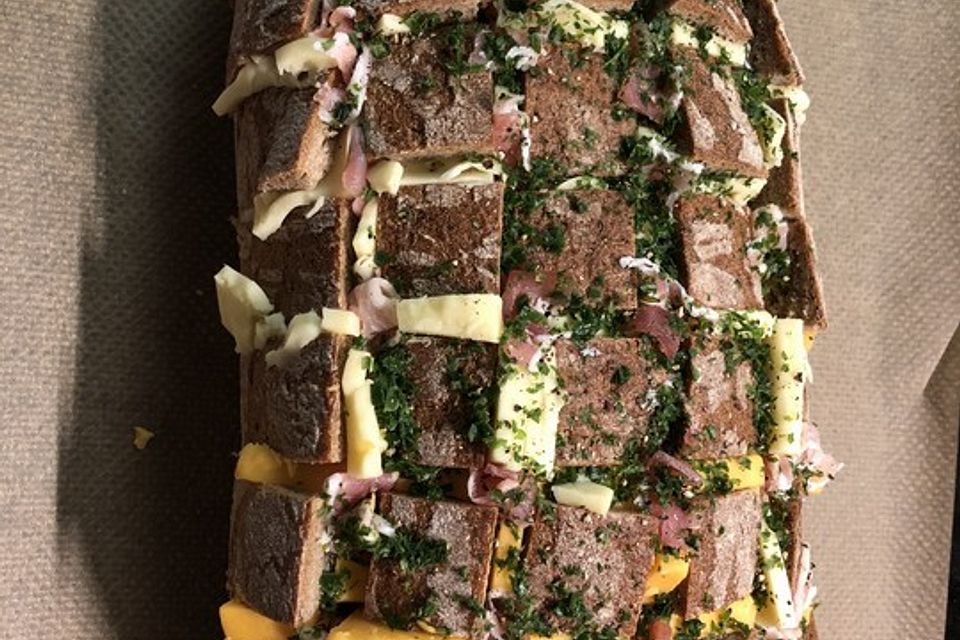 Tiroler Zupfbrot Tiroler Zupfbrot