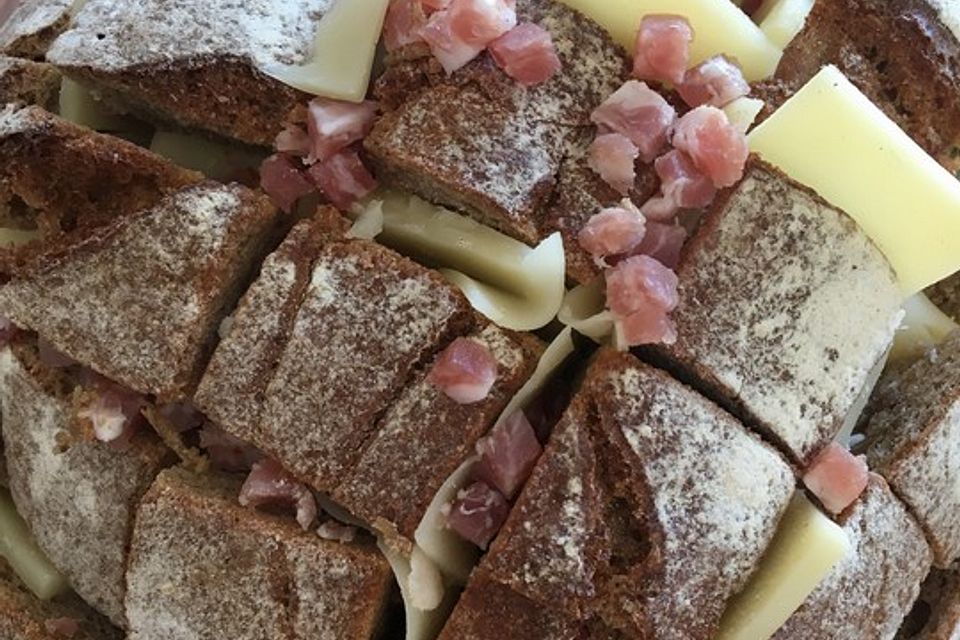 Tiroler Zupfbrot Tiroler Zupfbrot