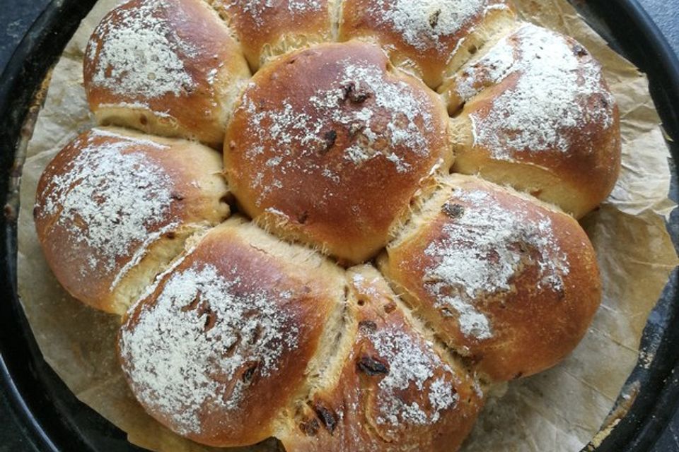 Zwiebelbrötchen als Party-Sonne