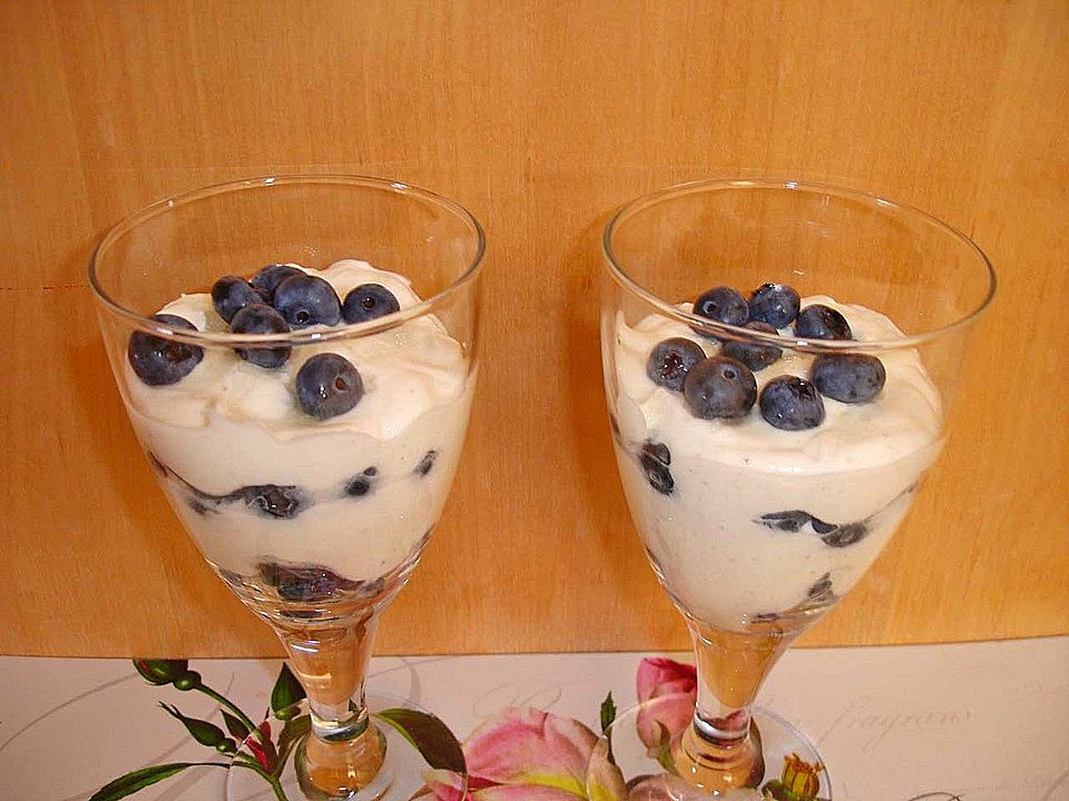 Blaubeer-Joghurt-Schichtdessert mit Lavendelnote von dodith | Chefkoch