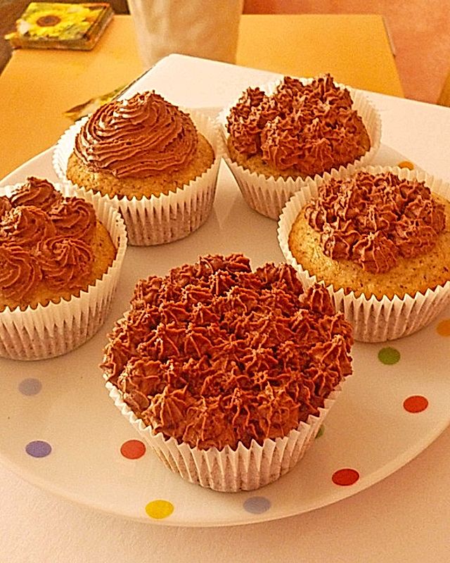Haselnuss-Schokoladen Cupcakes mit Kakao-Buttercreme