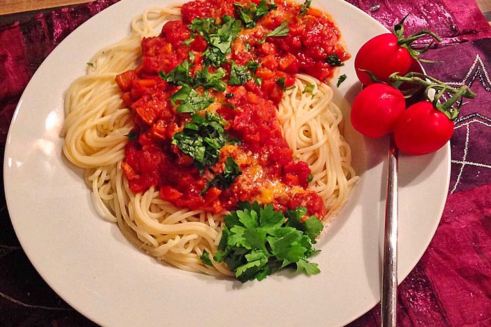 Spaghetti mit Gemüse-Bolognese