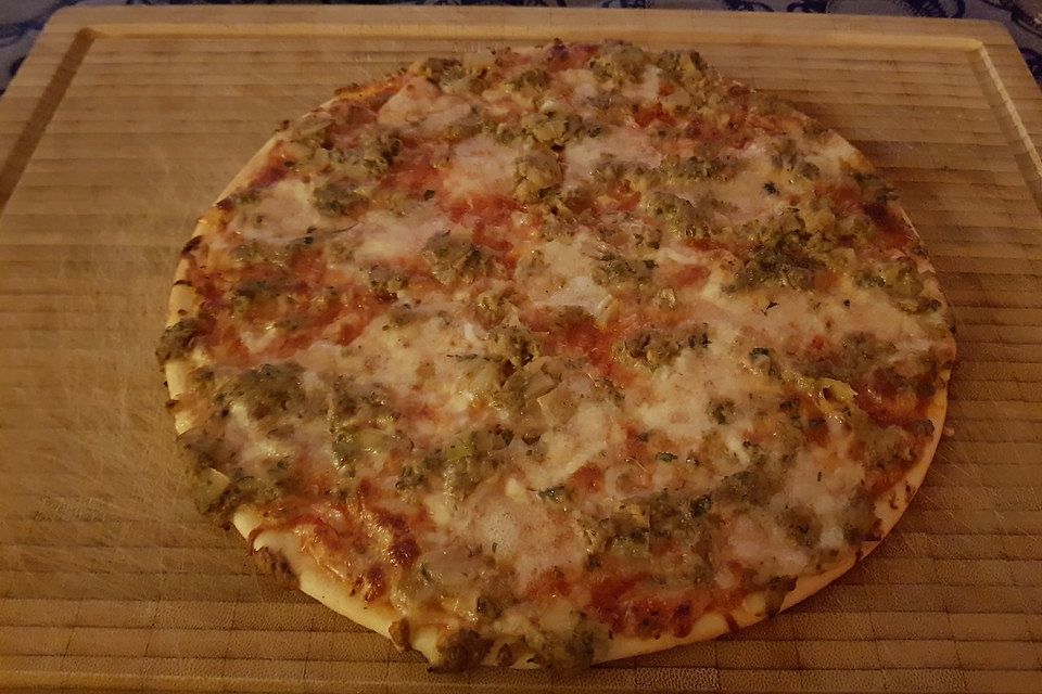 Thunfisch-Zwiebel-Pizza