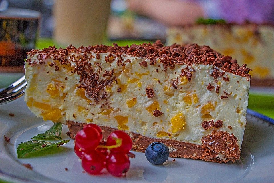 Mangotorte mit Zwieback-Nougat-Boden