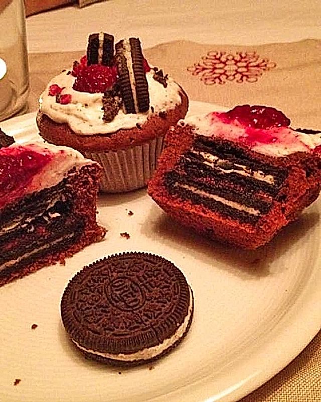 Oreo-Cupcakes mit Schokoladentopping
