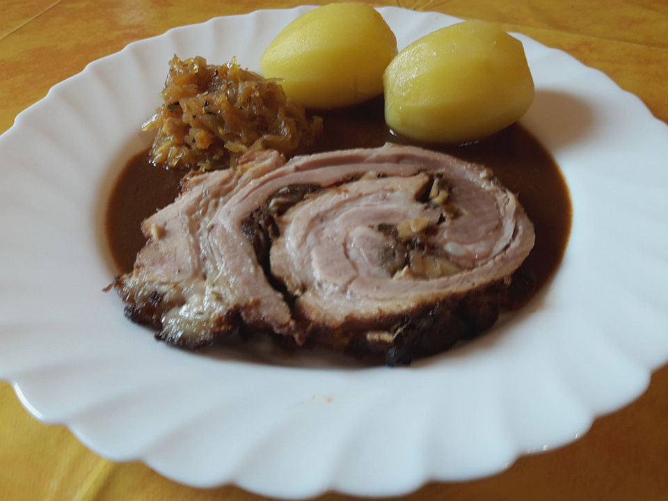 Schweinebauch mit Sauerkraut gefüllt von fleischer35| Chefkoch