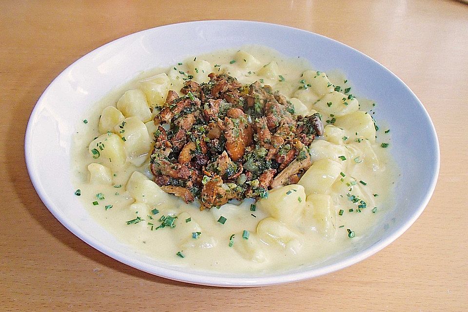 Kräuter-Pfifferlinge mit Bechamel-Kartoffeln